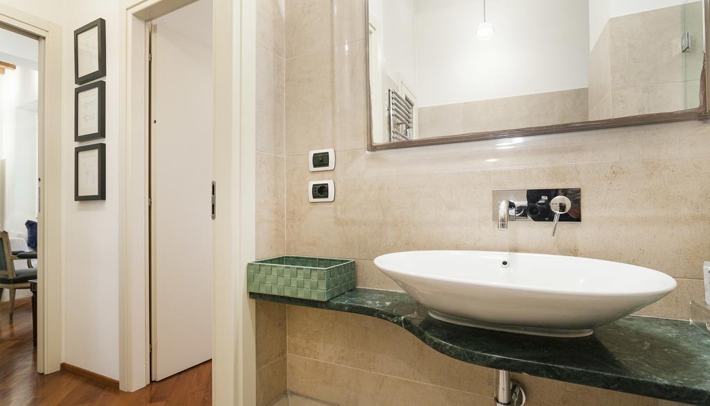 Italianway-Brisa Apartment Milan Bagian luar foto