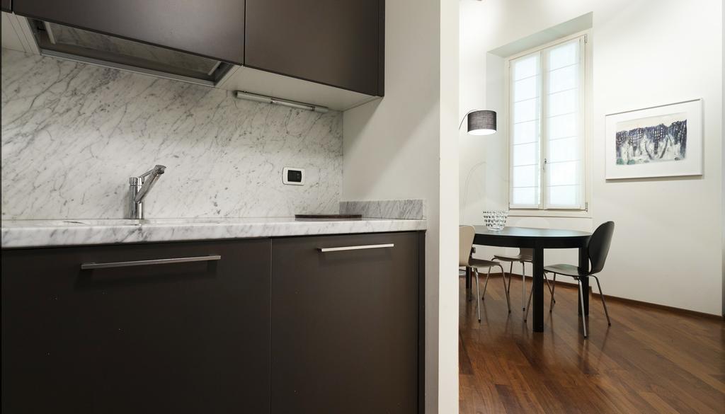 Italianway-Brisa Apartment Milan Bagian luar foto