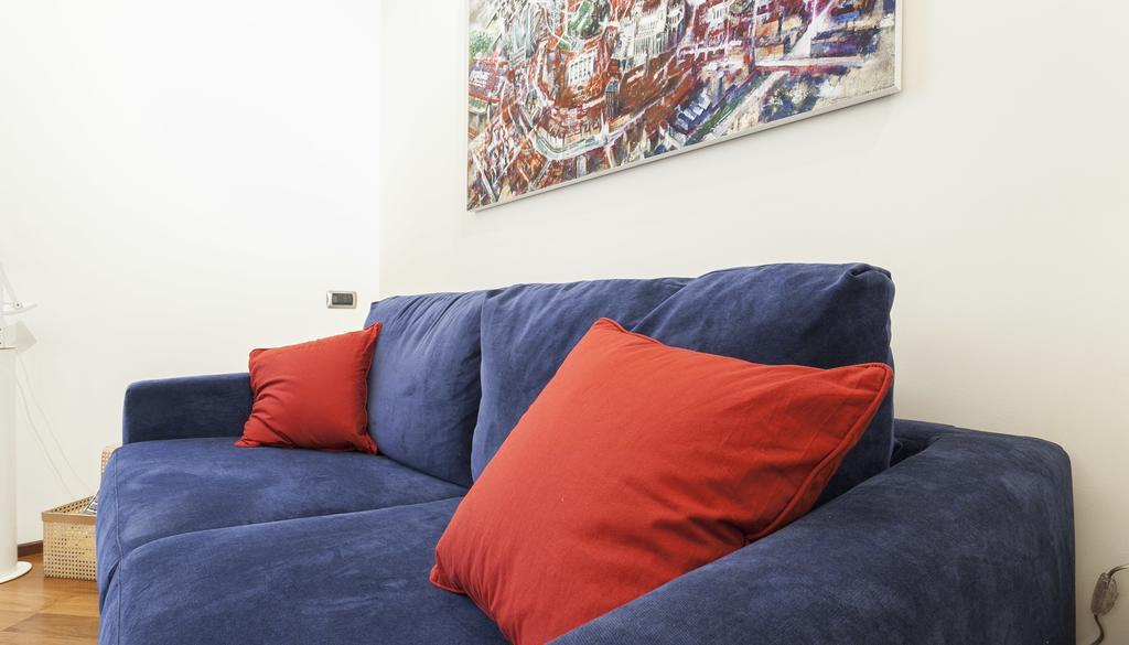 Italianway-Brisa Apartment Milan Bagian luar foto